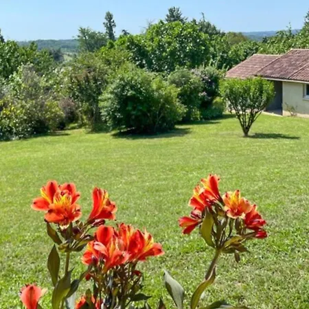 Feriehus 3 Bedroom Cozy Home In Villamblard